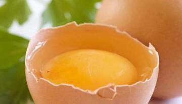 Полезно ли пить сырые яйца